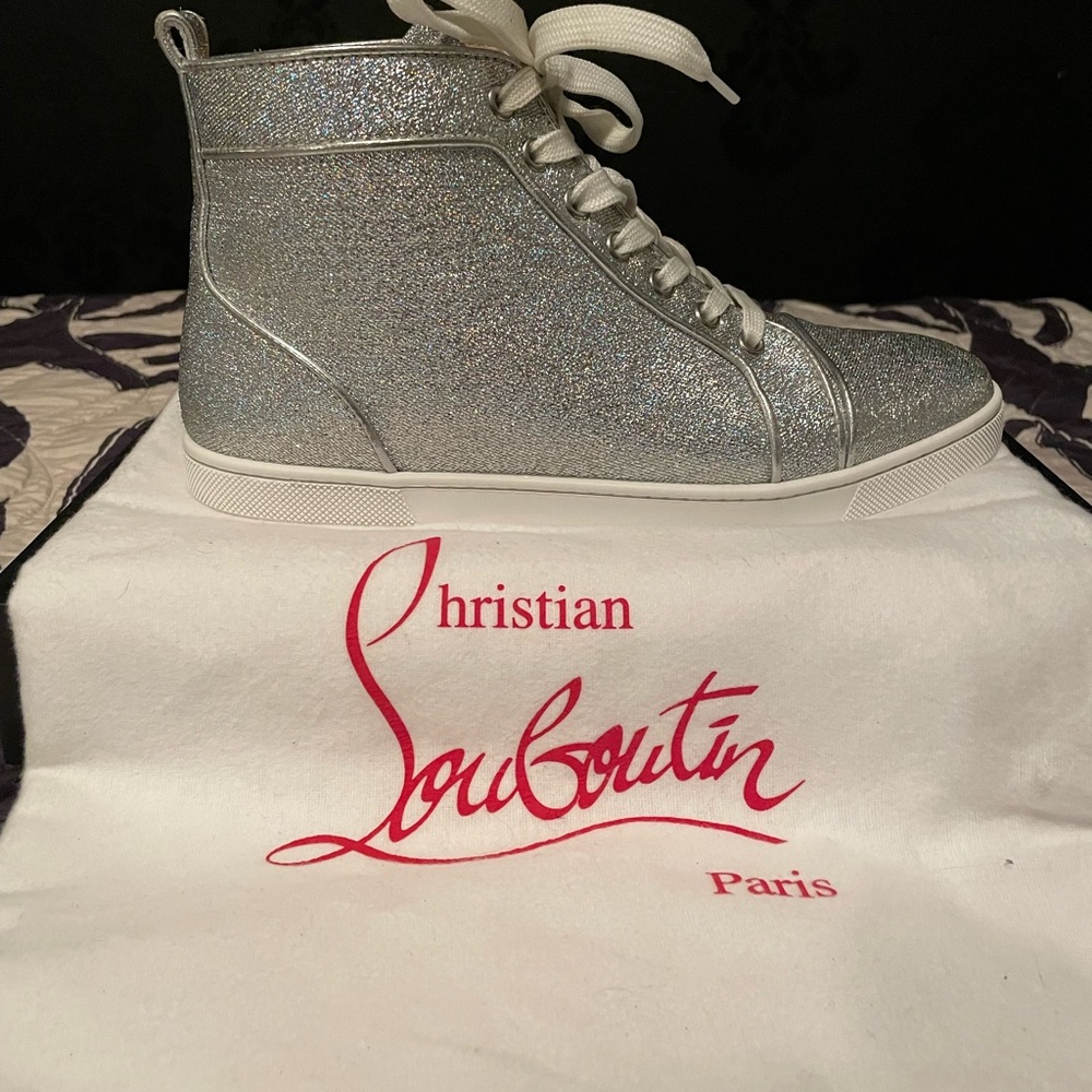 Sneakers - Picture 14 of 16